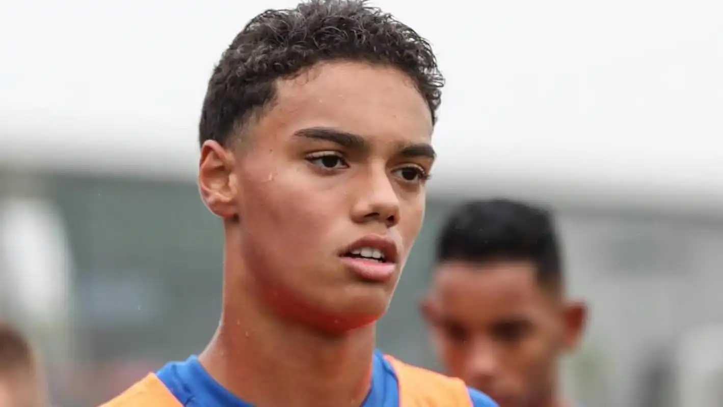 边同时潸然 边同时潸然