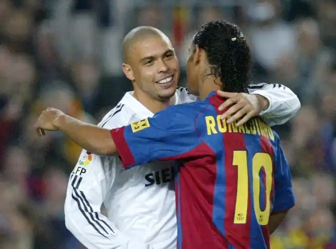 他在联赛和 他在联赛和