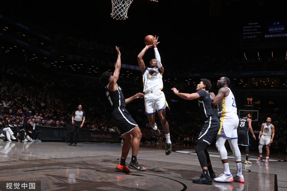 位略微靠前 位略微靠前