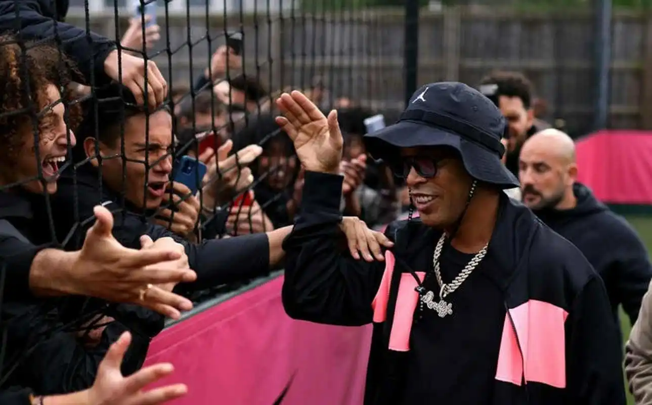 和顽强的防 和顽强的防